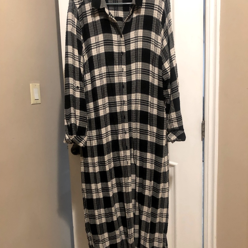 New Long button down cardigan, black and white checkered
